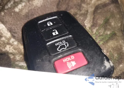 2017 Toyota Highlander Limited z USA, uszkodzony, nr VIN 5TDDZRFHXHS385181